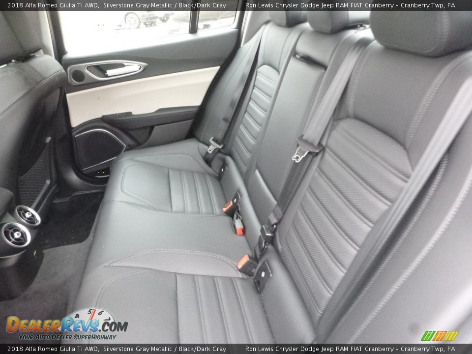 2018 Alfa Romeo Giulia Ti AWD Silverstone Gray Metallic / Black/Dark Gray Photo #16