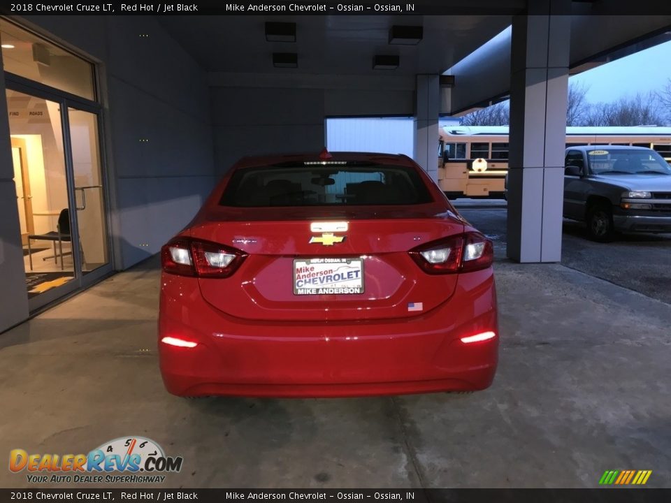 2018 Chevrolet Cruze LT Red Hot / Jet Black Photo #4