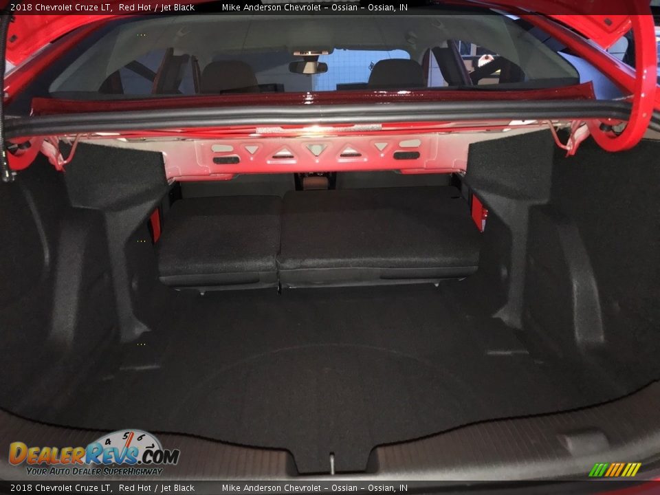 2018 Chevrolet Cruze LT Red Hot / Jet Black Photo #12