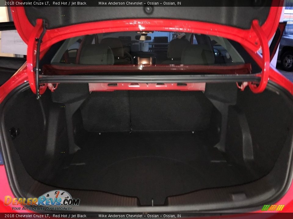 2018 Chevrolet Cruze LT Red Hot / Jet Black Photo #13