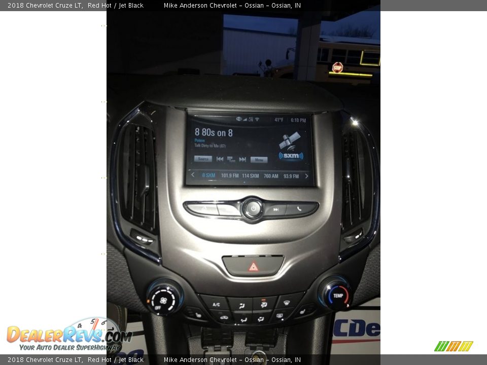 2018 Chevrolet Cruze LT Red Hot / Jet Black Photo #22