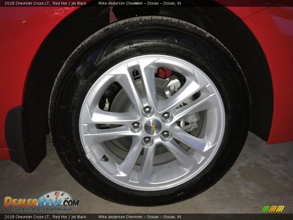 2018 Chevrolet Cruze LT Red Hot / Jet Black Photo #26