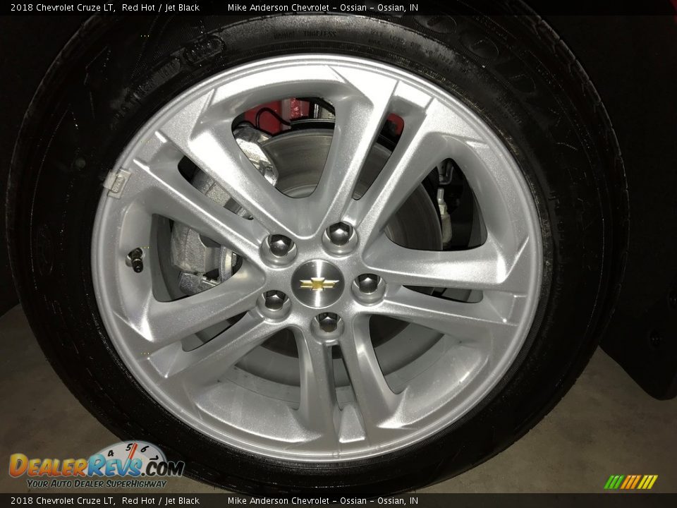 2018 Chevrolet Cruze LT Red Hot / Jet Black Photo #27