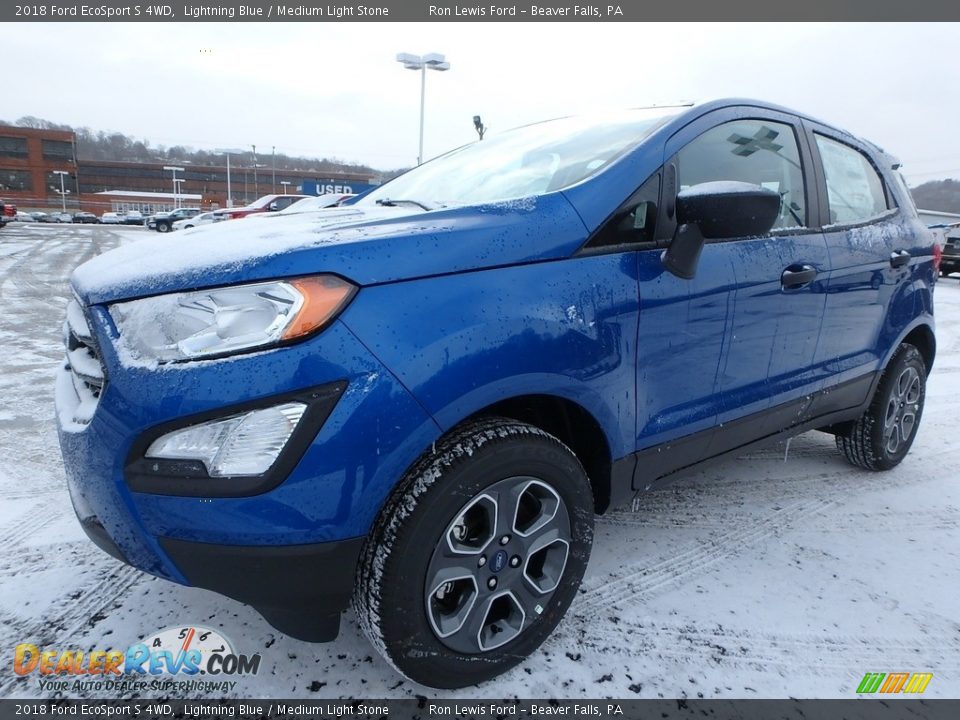 Front 3/4 View of 2018 Ford EcoSport S 4WD Photo #8