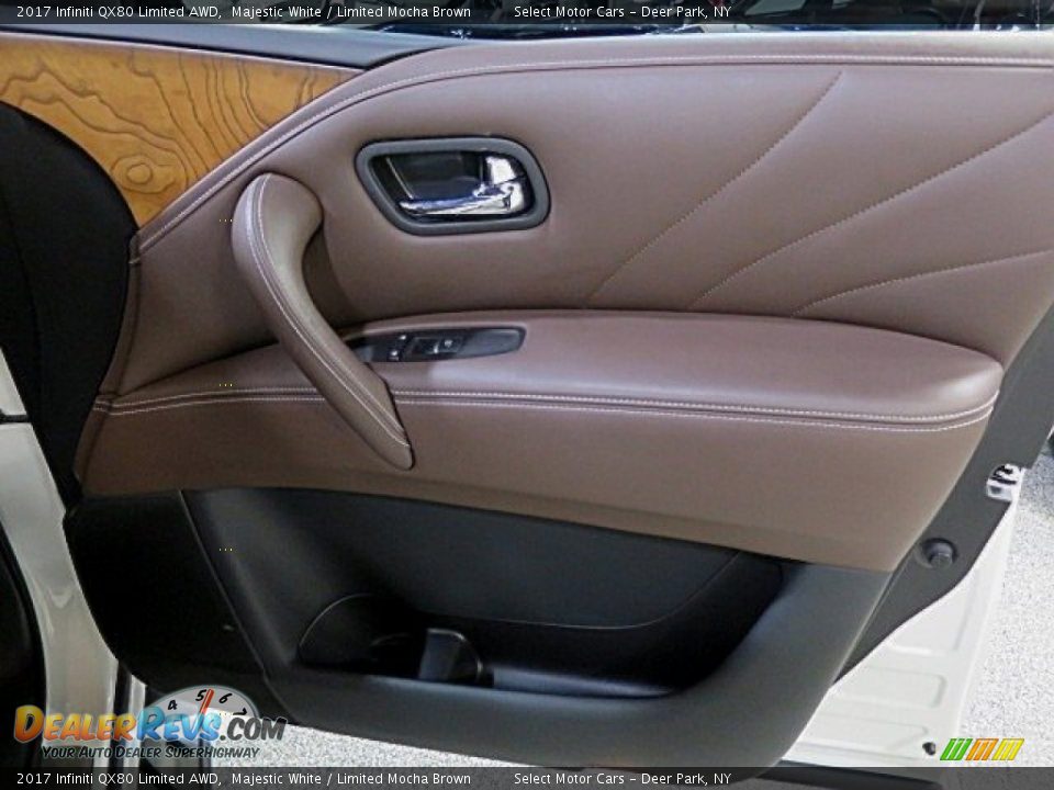 Door Panel of 2017 Infiniti QX80 Limited AWD Photo #21