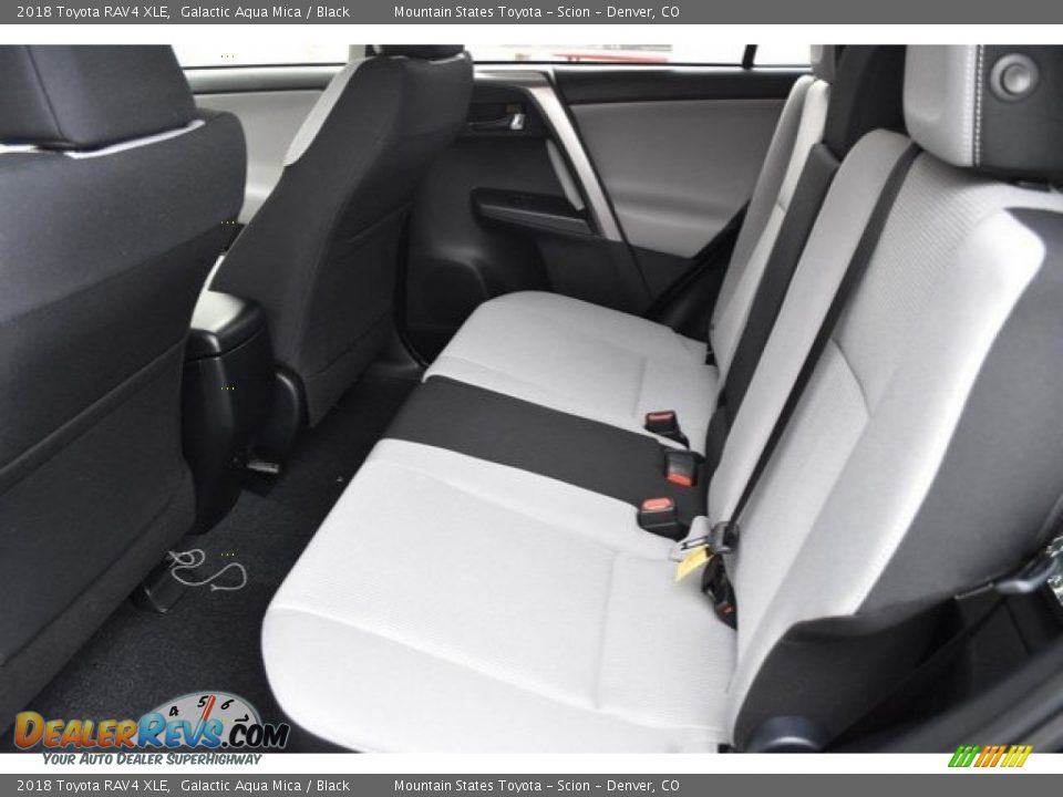2018 Toyota RAV4 XLE Galactic Aqua Mica / Black Photo #15