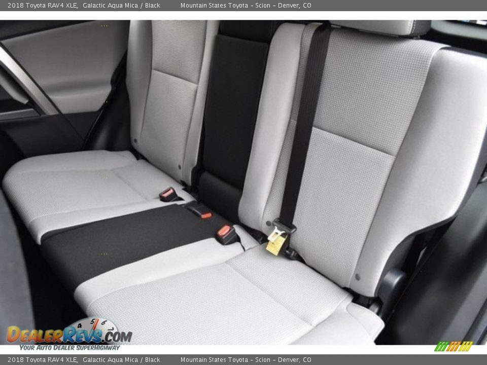 2018 Toyota RAV4 XLE Galactic Aqua Mica / Black Photo #16