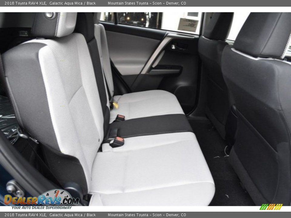 2018 Toyota RAV4 XLE Galactic Aqua Mica / Black Photo #18