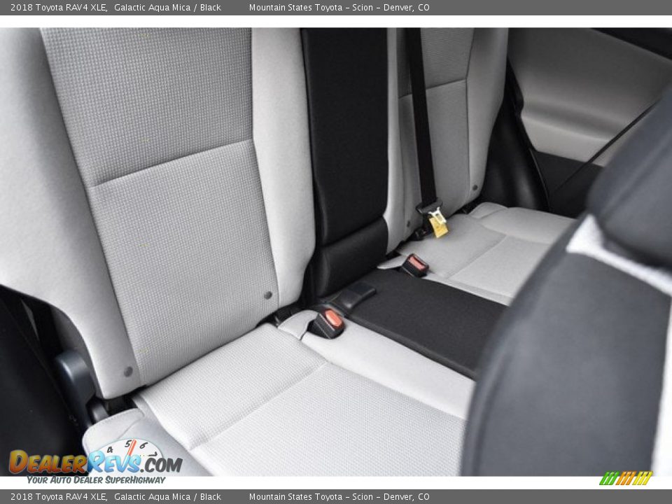 2018 Toyota RAV4 XLE Galactic Aqua Mica / Black Photo #19