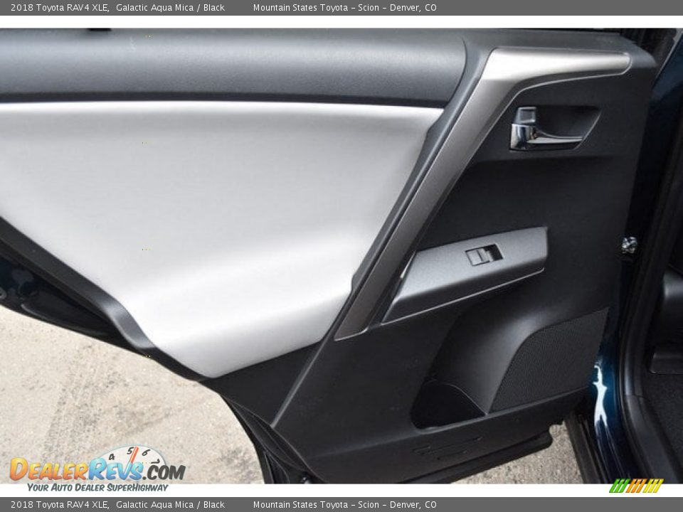 2018 Toyota RAV4 XLE Galactic Aqua Mica / Black Photo #21
