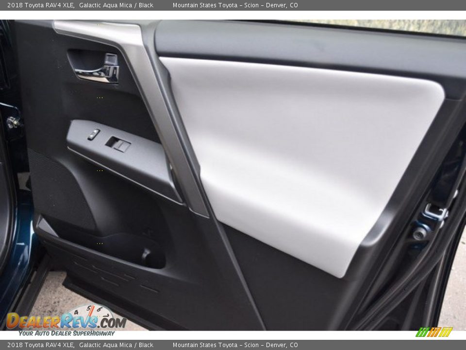 2018 Toyota RAV4 XLE Galactic Aqua Mica / Black Photo #22