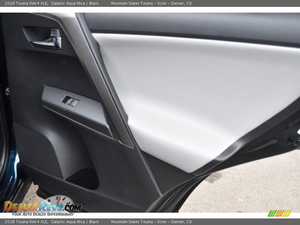2018 Toyota RAV4 XLE Galactic Aqua Mica / Black Photo #23