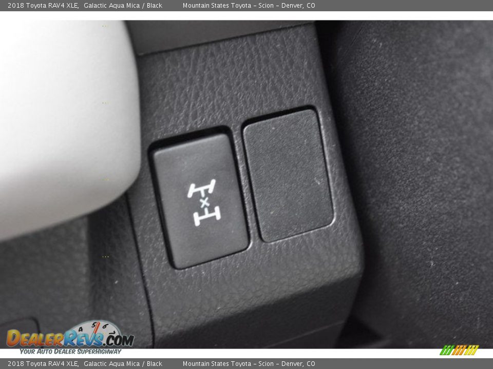 2018 Toyota RAV4 XLE Galactic Aqua Mica / Black Photo #26