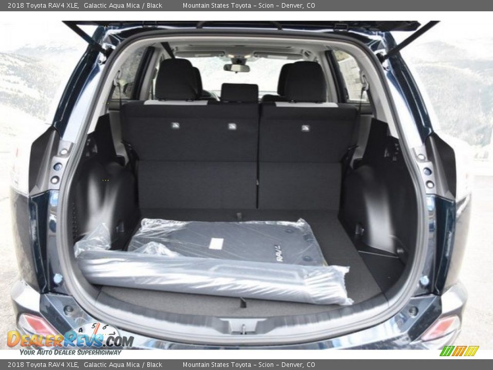 2018 Toyota RAV4 XLE Galactic Aqua Mica / Black Photo #30