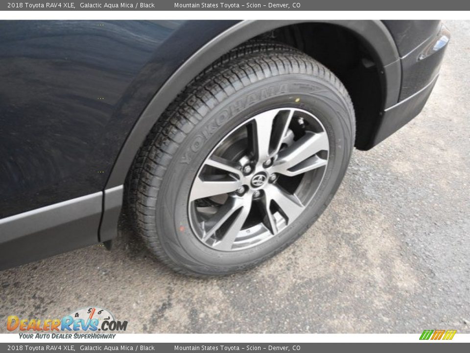 2018 Toyota RAV4 XLE Galactic Aqua Mica / Black Photo #33