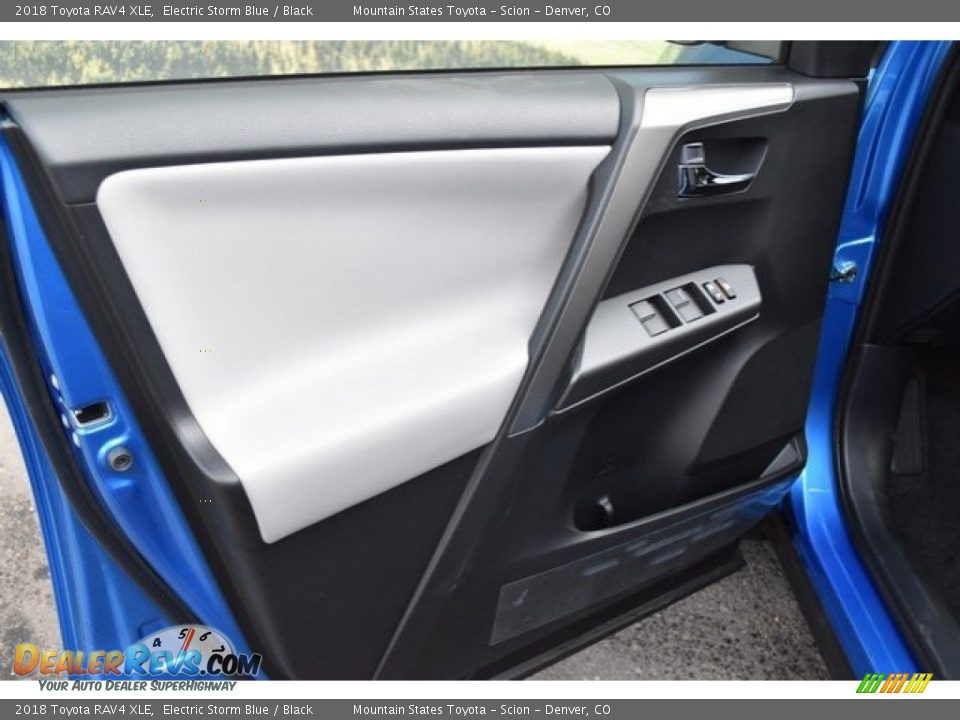 2018 Toyota RAV4 XLE Electric Storm Blue / Black Photo #20