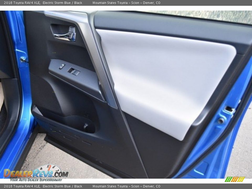 2018 Toyota RAV4 XLE Electric Storm Blue / Black Photo #22