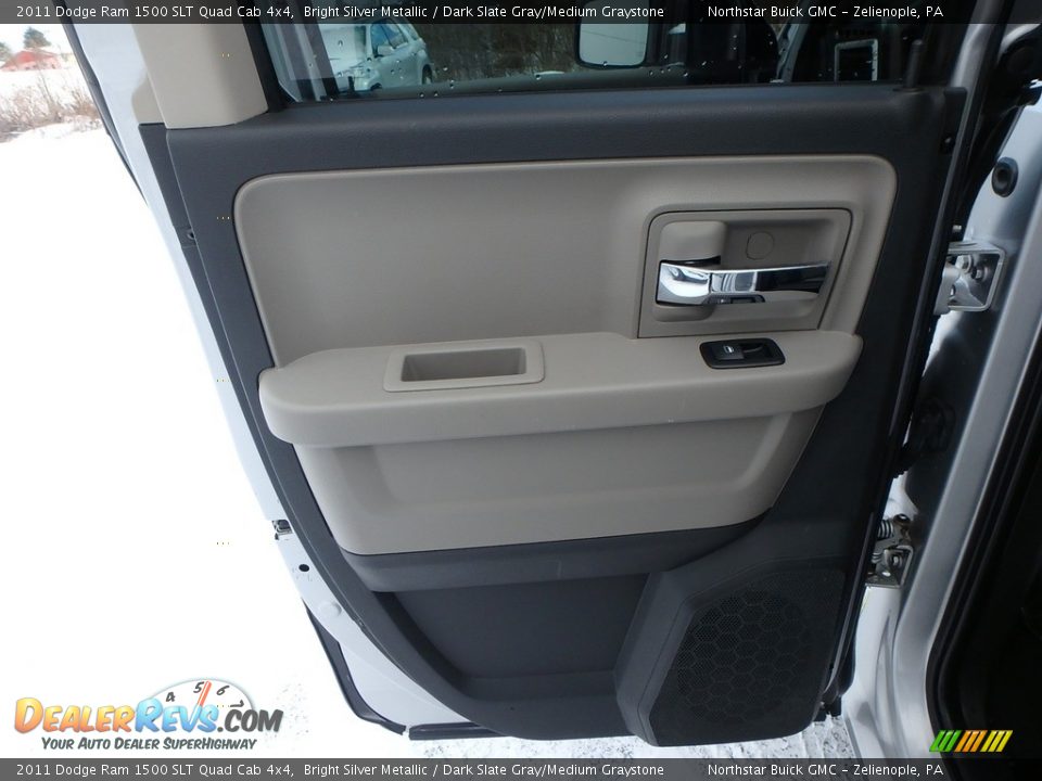 2011 Dodge Ram 1500 SLT Quad Cab 4x4 Bright Silver Metallic / Dark Slate Gray/Medium Graystone Photo #17