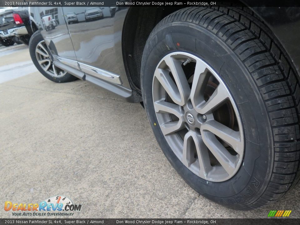 2013 Nissan Pathfinder SL 4x4 Super Black / Almond Photo #21