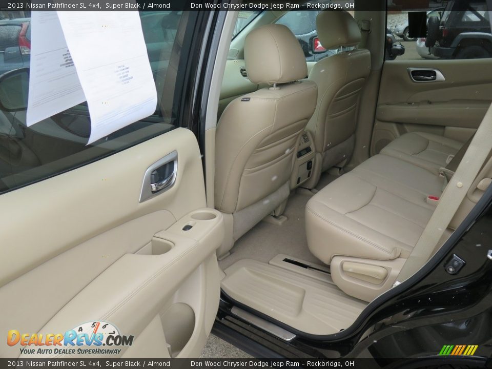 2013 Nissan Pathfinder SL 4x4 Super Black / Almond Photo #28