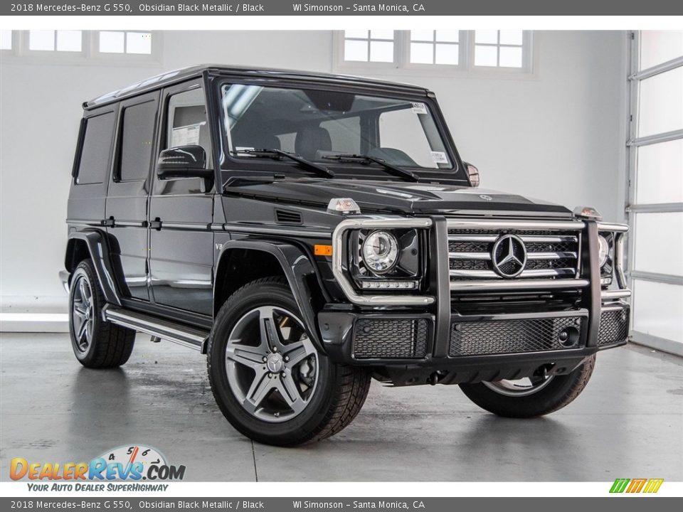 Front 3/4 View of 2018 Mercedes-Benz G 550 Photo #12