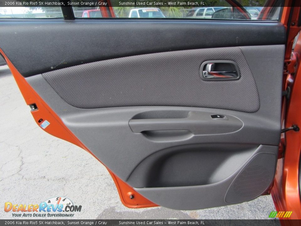 2006 Kia Rio Rio5 SX Hatchback Sunset Orange / Gray Photo #11