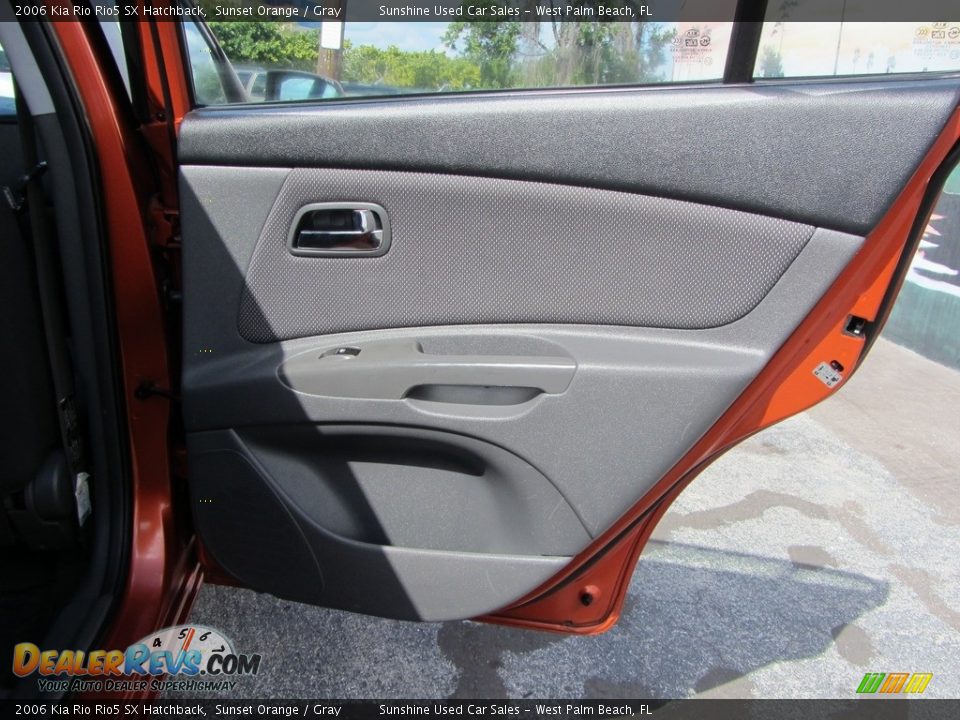 2006 Kia Rio Rio5 SX Hatchback Sunset Orange / Gray Photo #13