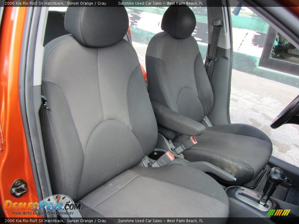 2006 Kia Rio Rio5 SX Hatchback Sunset Orange / Gray Photo #17