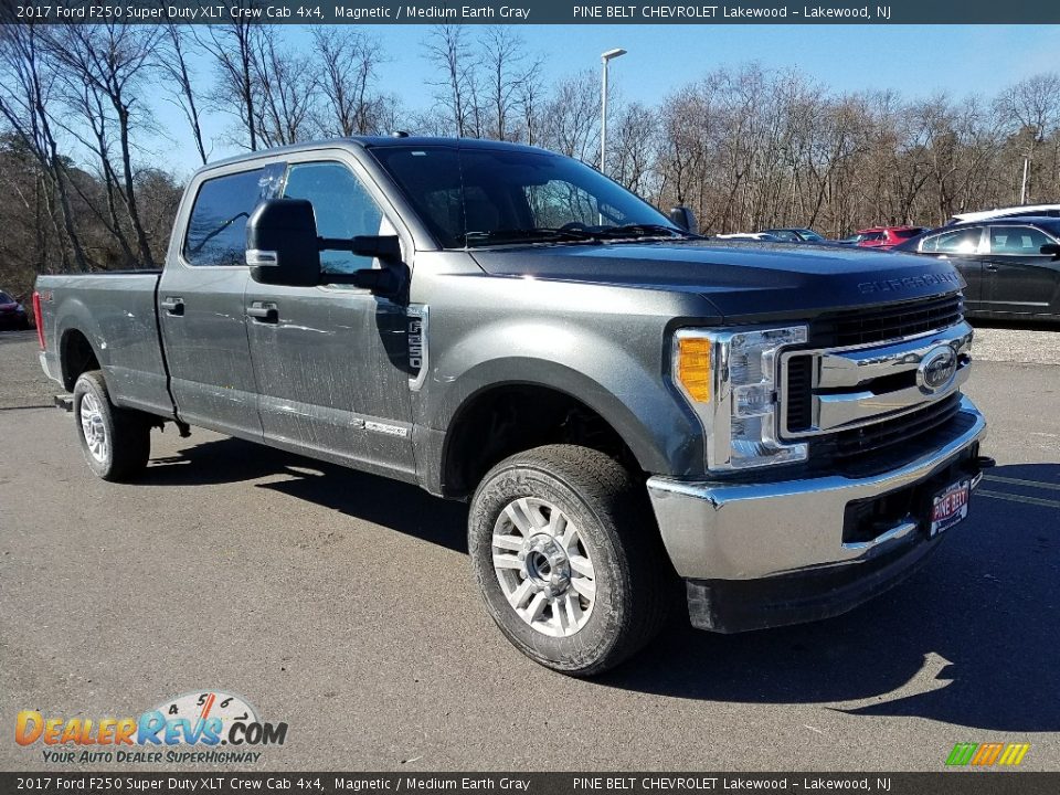2017 Ford F250 Super Duty XLT Crew Cab 4x4 Magnetic / Medium Earth Gray Photo #1