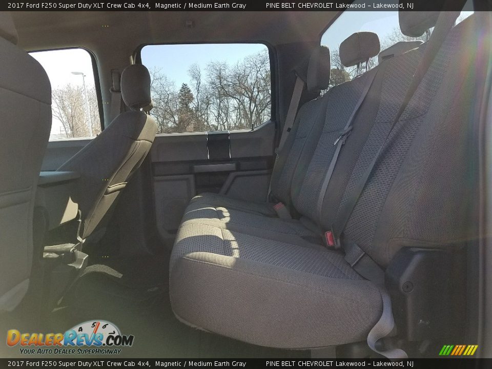 2017 Ford F250 Super Duty XLT Crew Cab 4x4 Magnetic / Medium Earth Gray Photo #3