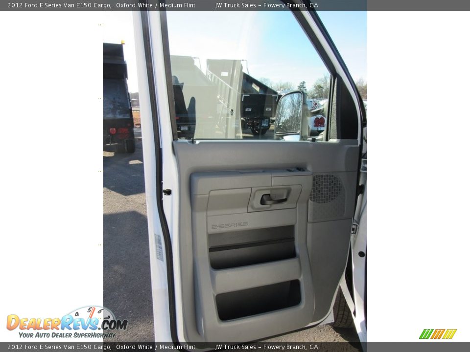 2012 Ford E Series Van E150 Cargo Oxford White / Medium Flint Photo #28