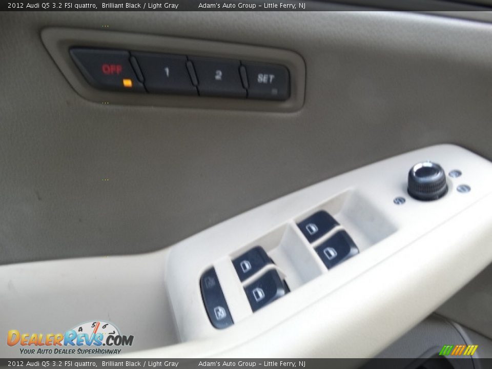 2012 Audi Q5 3.2 FSI quattro Brilliant Black / Light Gray Photo #10