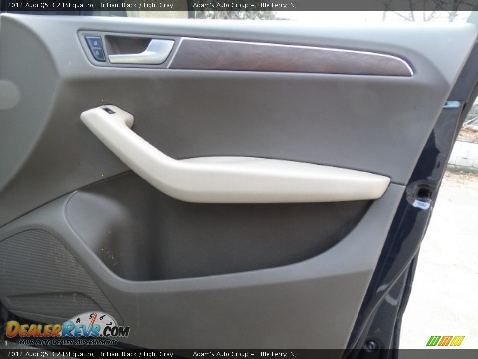 2012 Audi Q5 3.2 FSI quattro Brilliant Black / Light Gray Photo #16