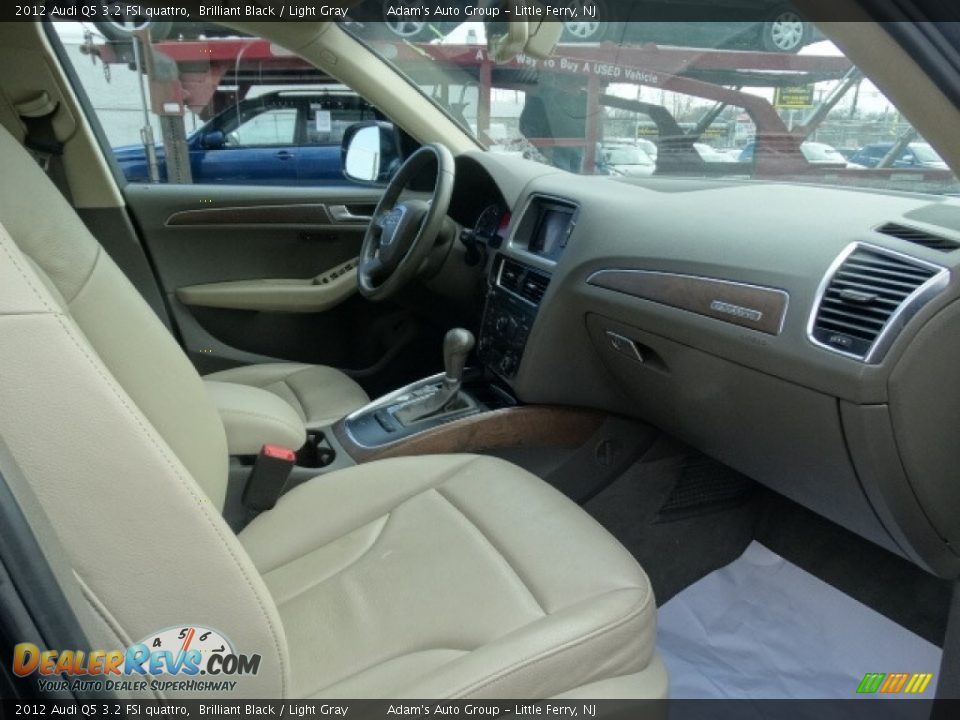 2012 Audi Q5 3.2 FSI quattro Brilliant Black / Light Gray Photo #17