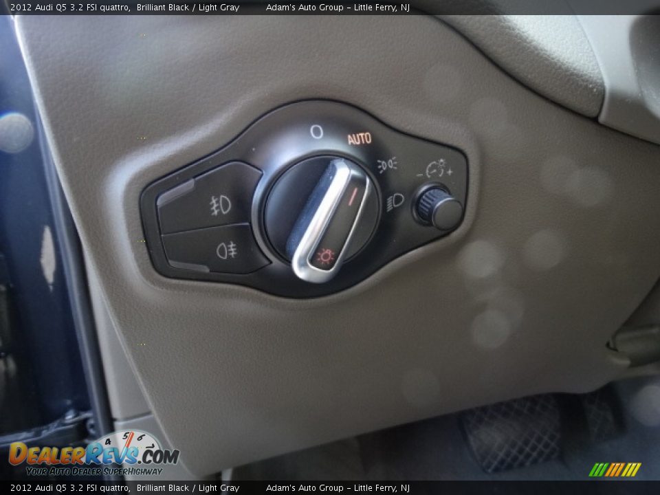 2012 Audi Q5 3.2 FSI quattro Brilliant Black / Light Gray Photo #18
