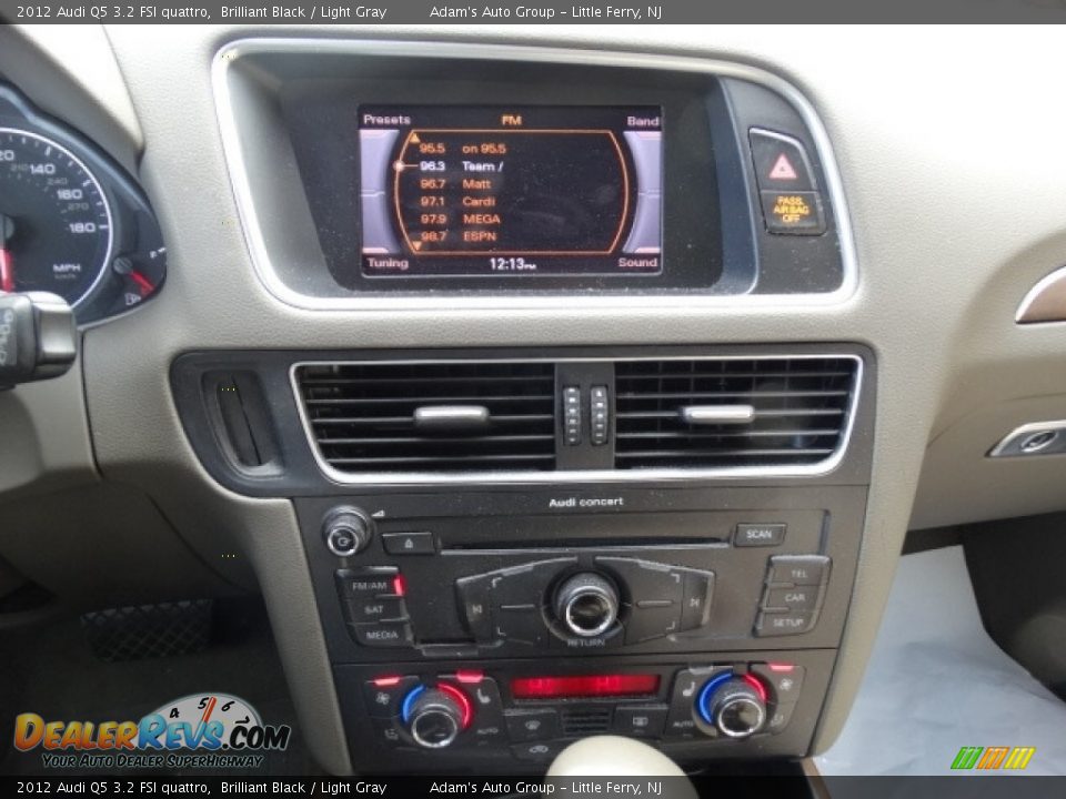 2012 Audi Q5 3.2 FSI quattro Brilliant Black / Light Gray Photo #24