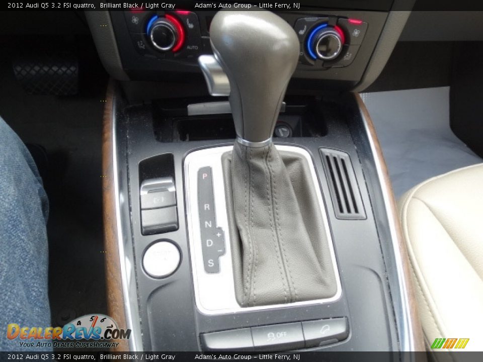 2012 Audi Q5 3.2 FSI quattro Brilliant Black / Light Gray Photo #25