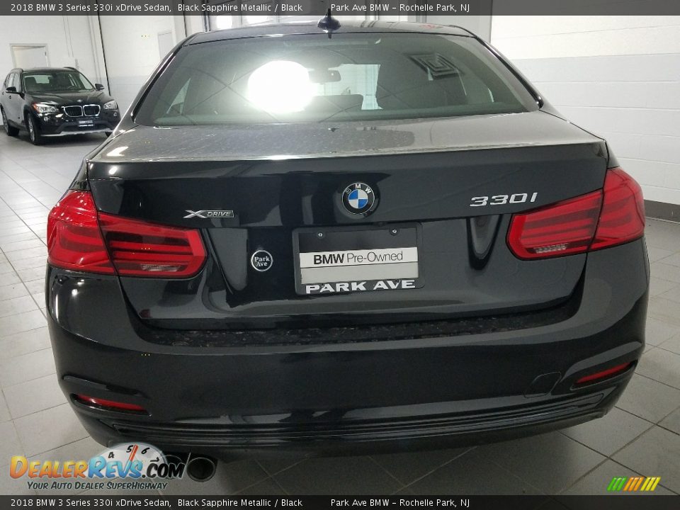 2018 BMW 3 Series 330i xDrive Sedan Black Sapphire Metallic / Black Photo #4