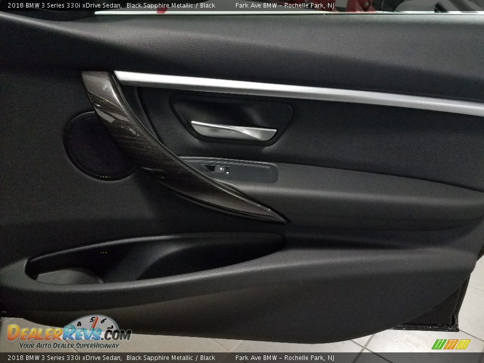 2018 BMW 3 Series 330i xDrive Sedan Black Sapphire Metallic / Black Photo #9