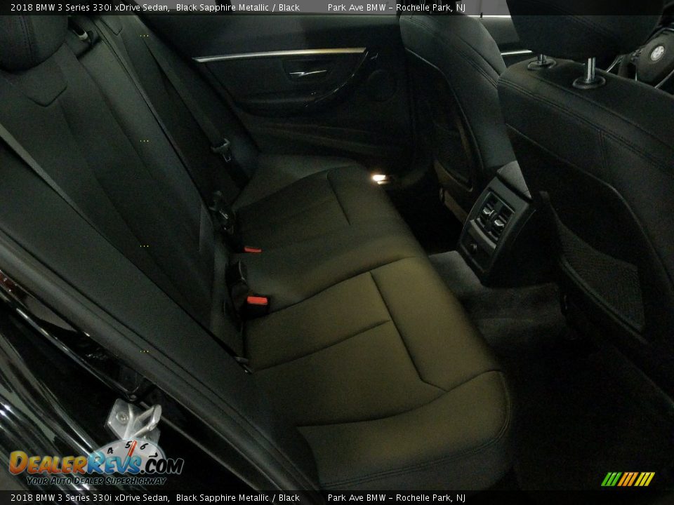 2018 BMW 3 Series 330i xDrive Sedan Black Sapphire Metallic / Black Photo #11