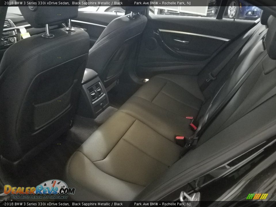 2018 BMW 3 Series 330i xDrive Sedan Black Sapphire Metallic / Black Photo #13