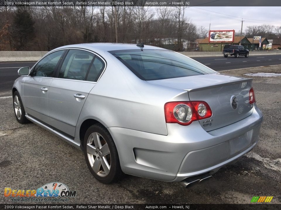 2009 Volkswagen Passat Komfort Sedan Reflex Silver Metallic / Deep Black Photo #3