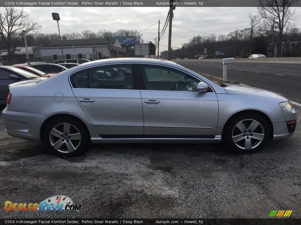 2009 Volkswagen Passat Komfort Sedan Reflex Silver Metallic / Deep Black Photo #6