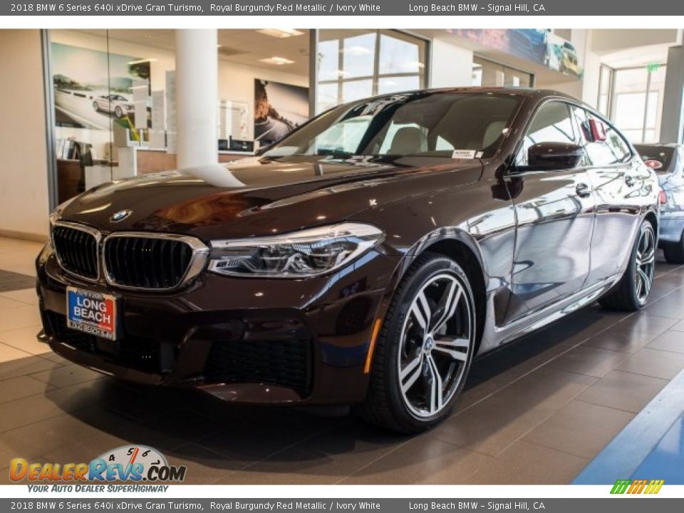 Front 3/4 View of 2018 BMW 6 Series 640i xDrive Gran Turismo Photo #8