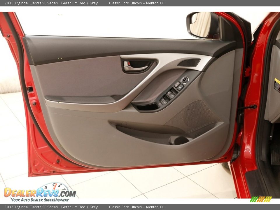 2015 Hyundai Elantra SE Sedan Geranium Red / Gray Photo #4
