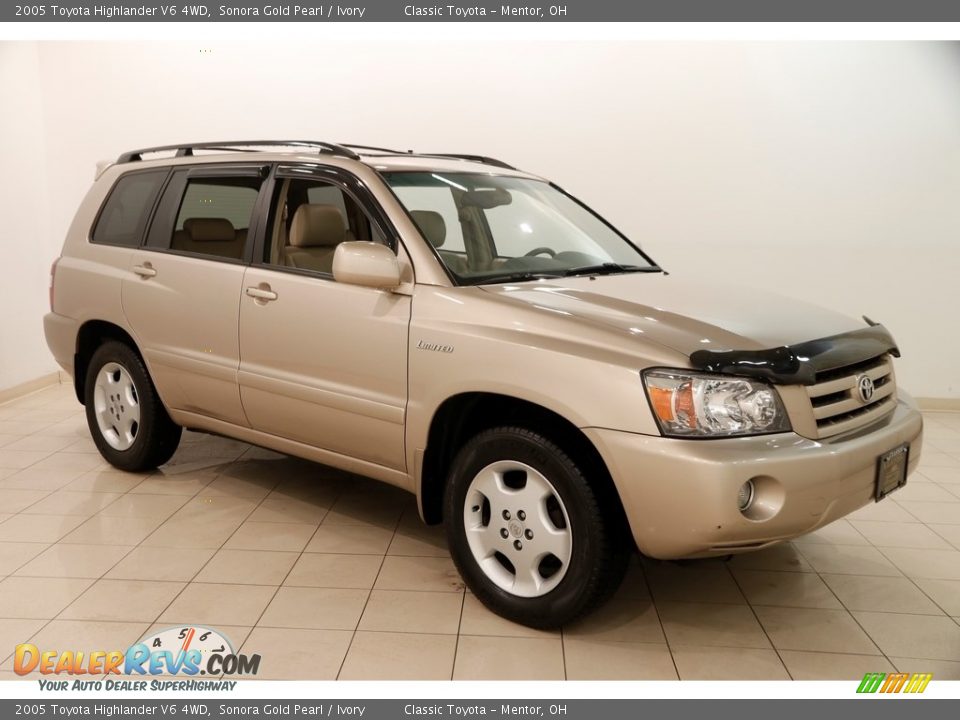 2005 Toyota Highlander V6 4WD Sonora Gold Pearl / Ivory Photo #1