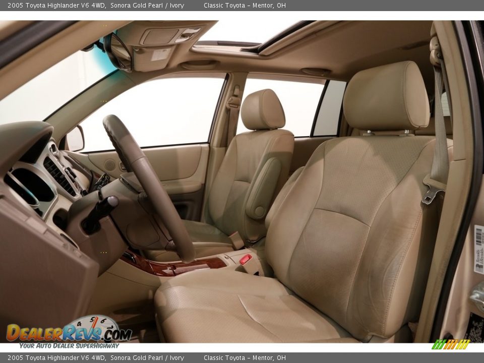 2005 Toyota Highlander V6 4WD Sonora Gold Pearl / Ivory Photo #6