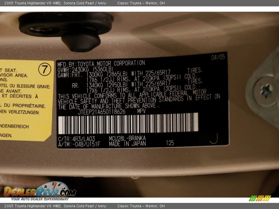 2005 Toyota Highlander V6 4WD Sonora Gold Pearl / Ivory Photo #20