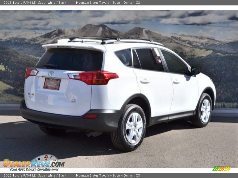 2015 Toyota RAV4 LE Super White / Black Photo #3