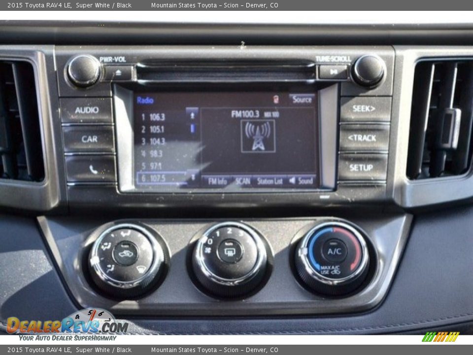 2015 Toyota RAV4 LE Super White / Black Photo #15